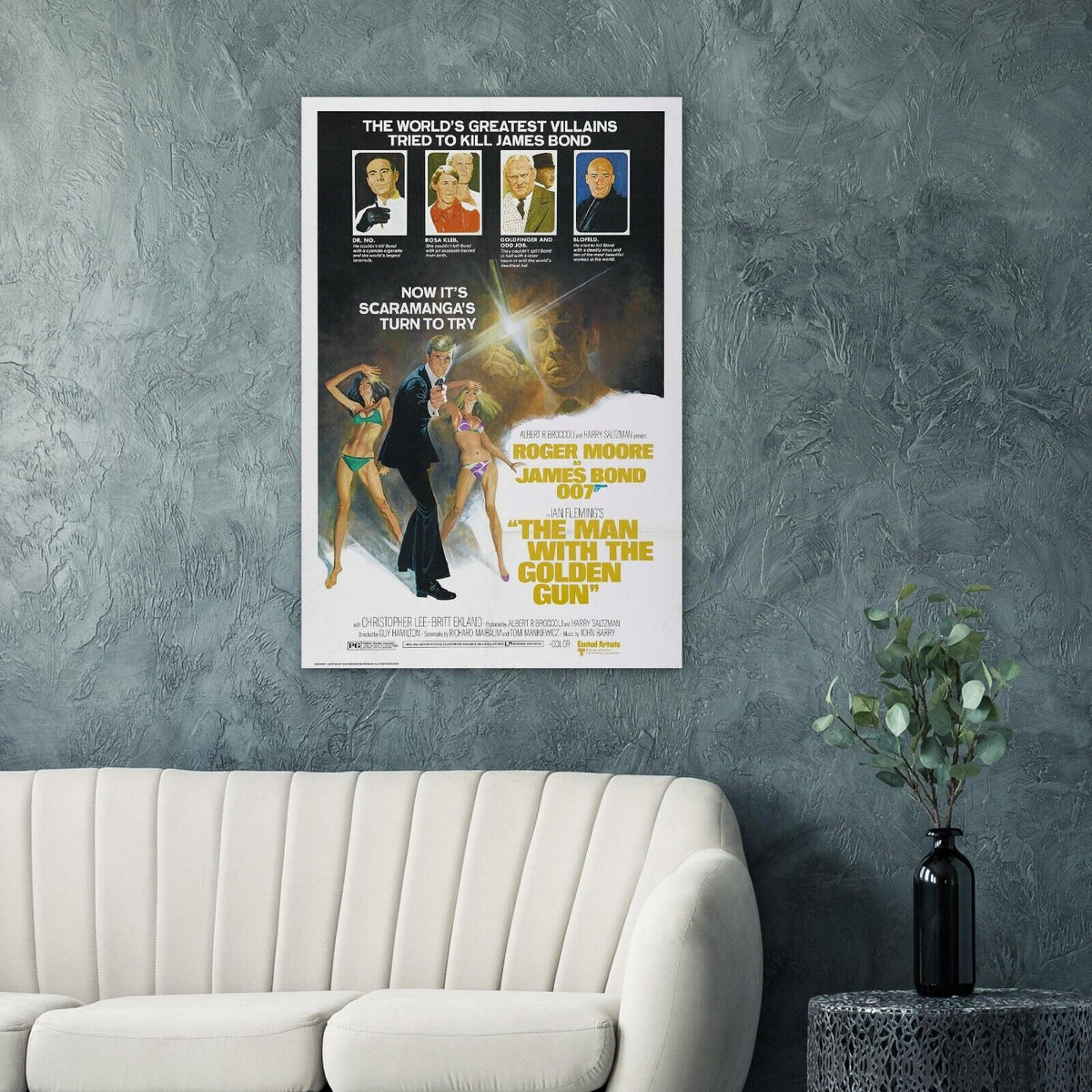 The Man with the Golden Gun - James Bond 007 Movie Poster - US Version